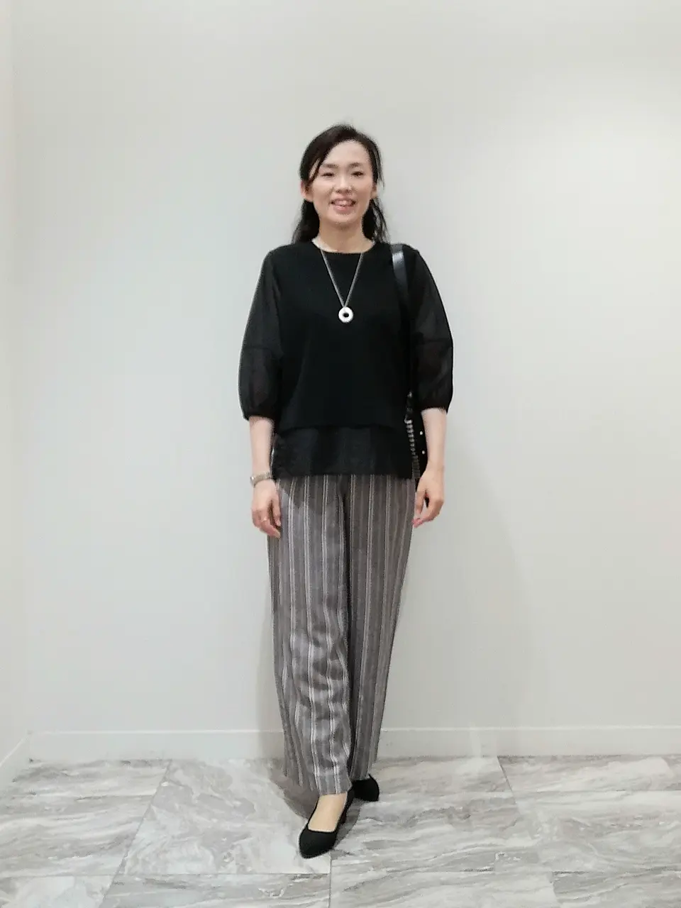 新品タグ付き　自由区　ロングプリーツスカート 黒 オンワード　大きいサイズ 17号サイズまで展開・セットアップ対応・洗える】ライトサテン
