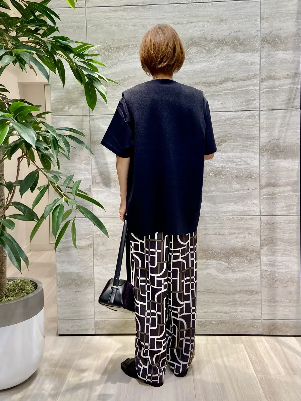 自由区 Ishii コーディネート画像