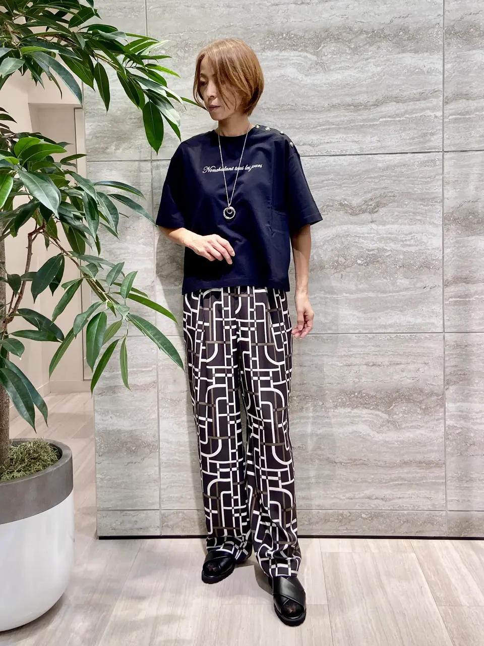 自由区 Ishii コーディネート画像