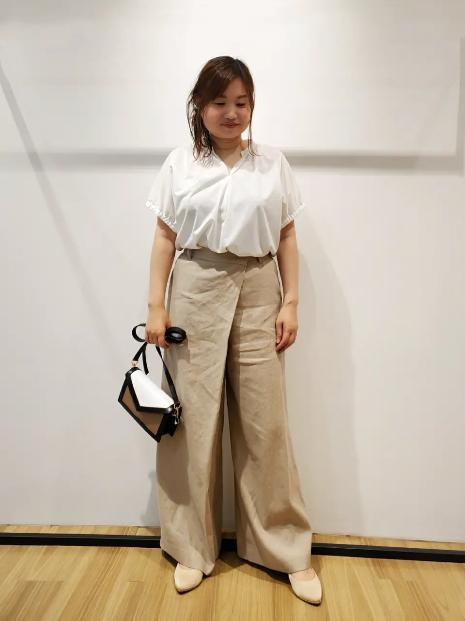 自由区 eri コーディネート画像