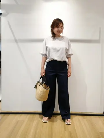 自由区 eri コーディネート画像