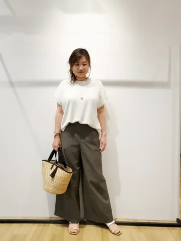 自由区 eri コーディネート画像