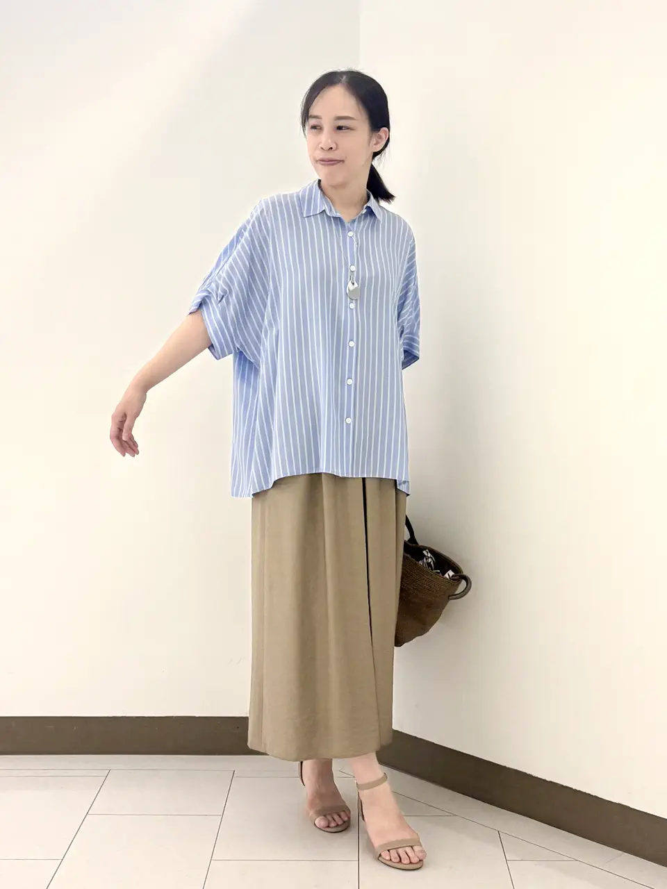 自由区 南 コーディネート画像