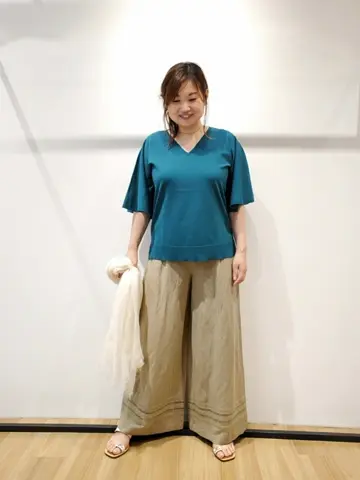 自由区 eri コーディネート画像