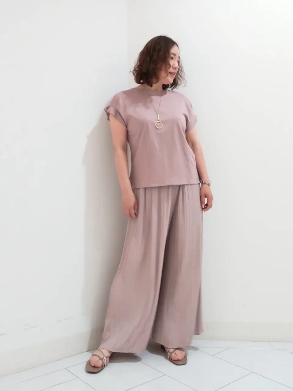  ナオミ コーディネート画像