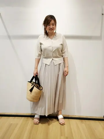 自由区 eri コーディネート画像