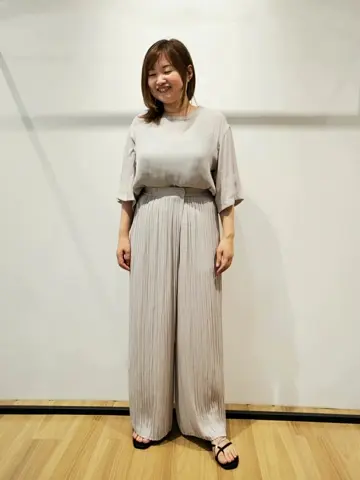 自由区 eri コーディネート画像