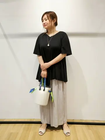 自由区 eri コーディネート画像