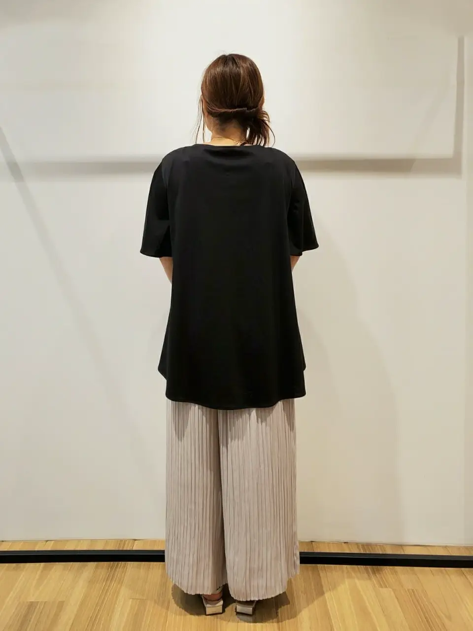 自由区 eri コーディネート画像