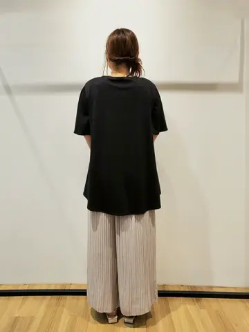 自由区 eri コーディネート画像