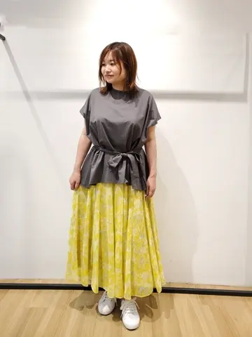 自由区 eri コーディネート画像