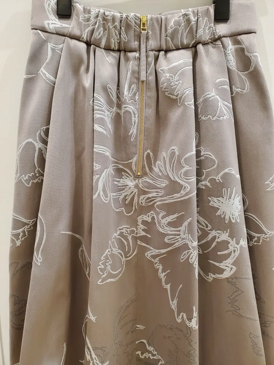 自由区 eri コーディネート画像