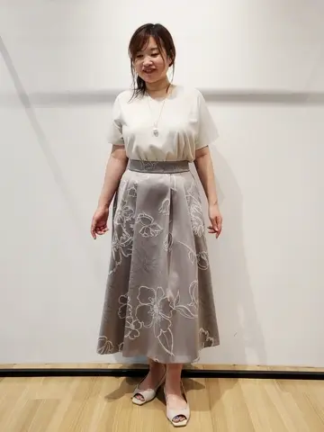 自由区 eri コーディネート画像