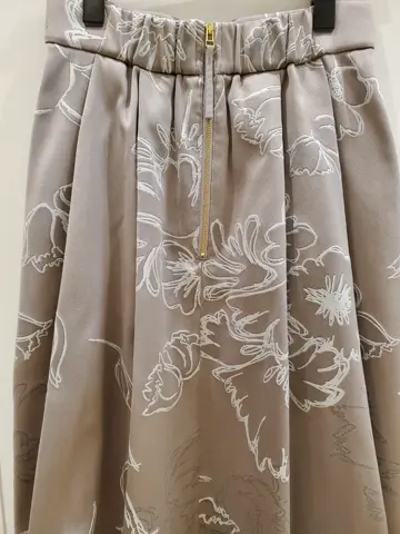 自由区 eri コーディネート画像