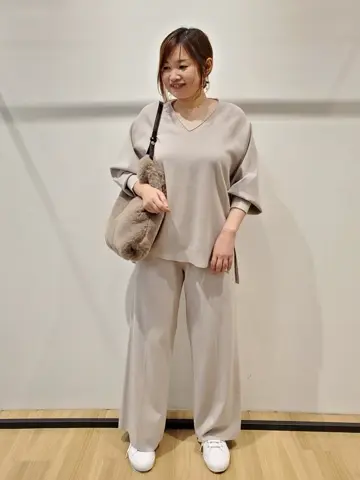 自由区 eri コーディネート画像