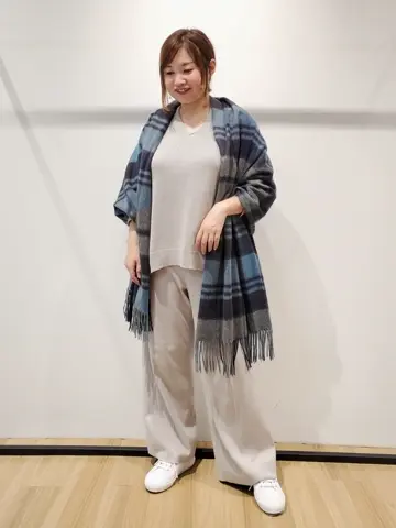 自由区 eri コーディネート画像