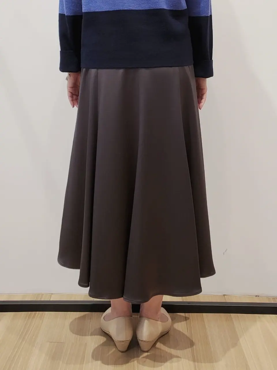 自由区 eri コーディネート画像