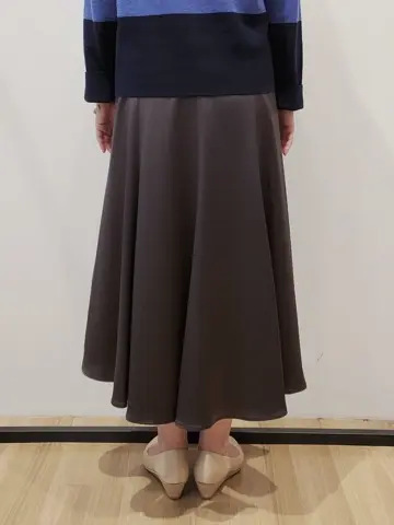 自由区 eri コーディネート画像