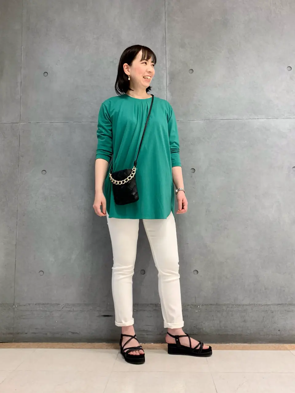  丸尾 コーディネート画像