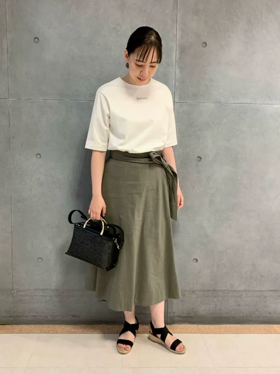  丸尾 コーディネート画像