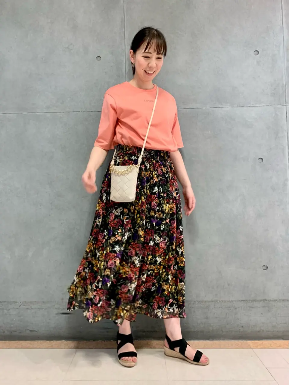  丸尾 コーディネート画像