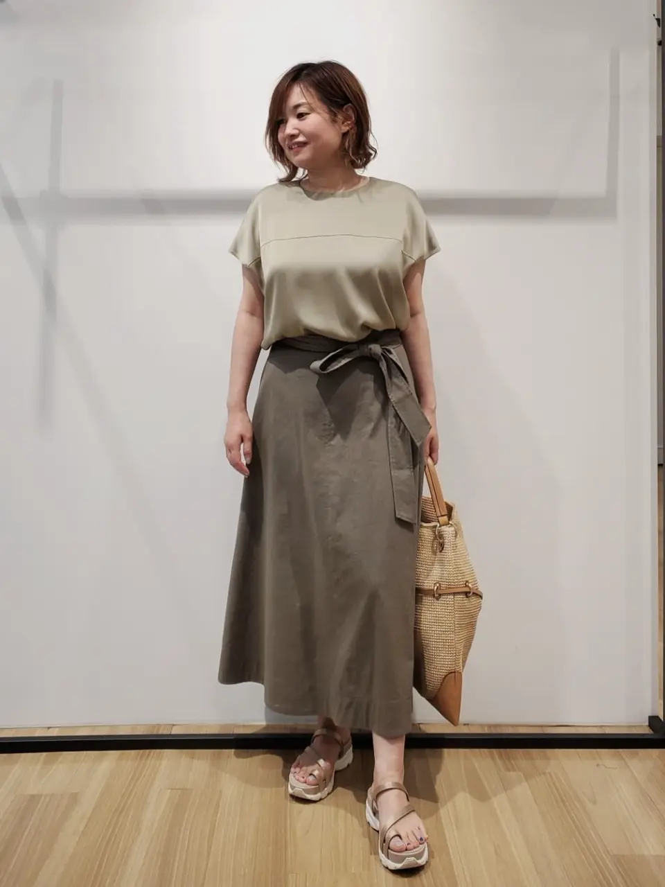 自由区 eri コーディネート画像