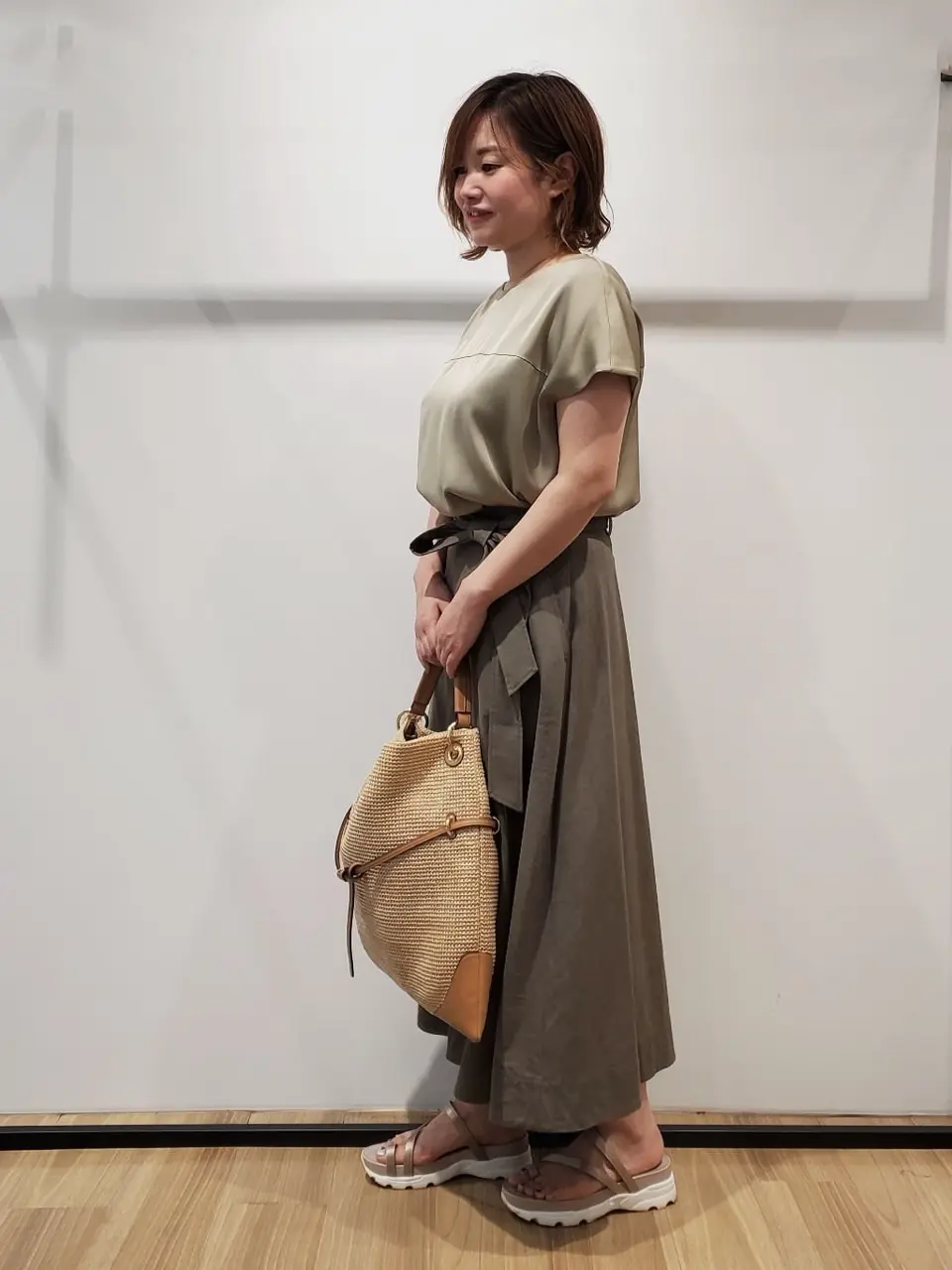 自由区 eri コーディネート画像