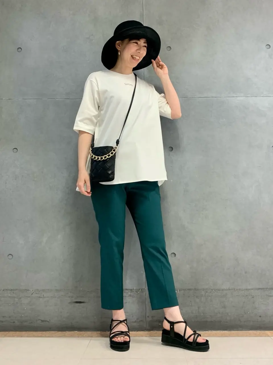  丸尾 コーディネート画像