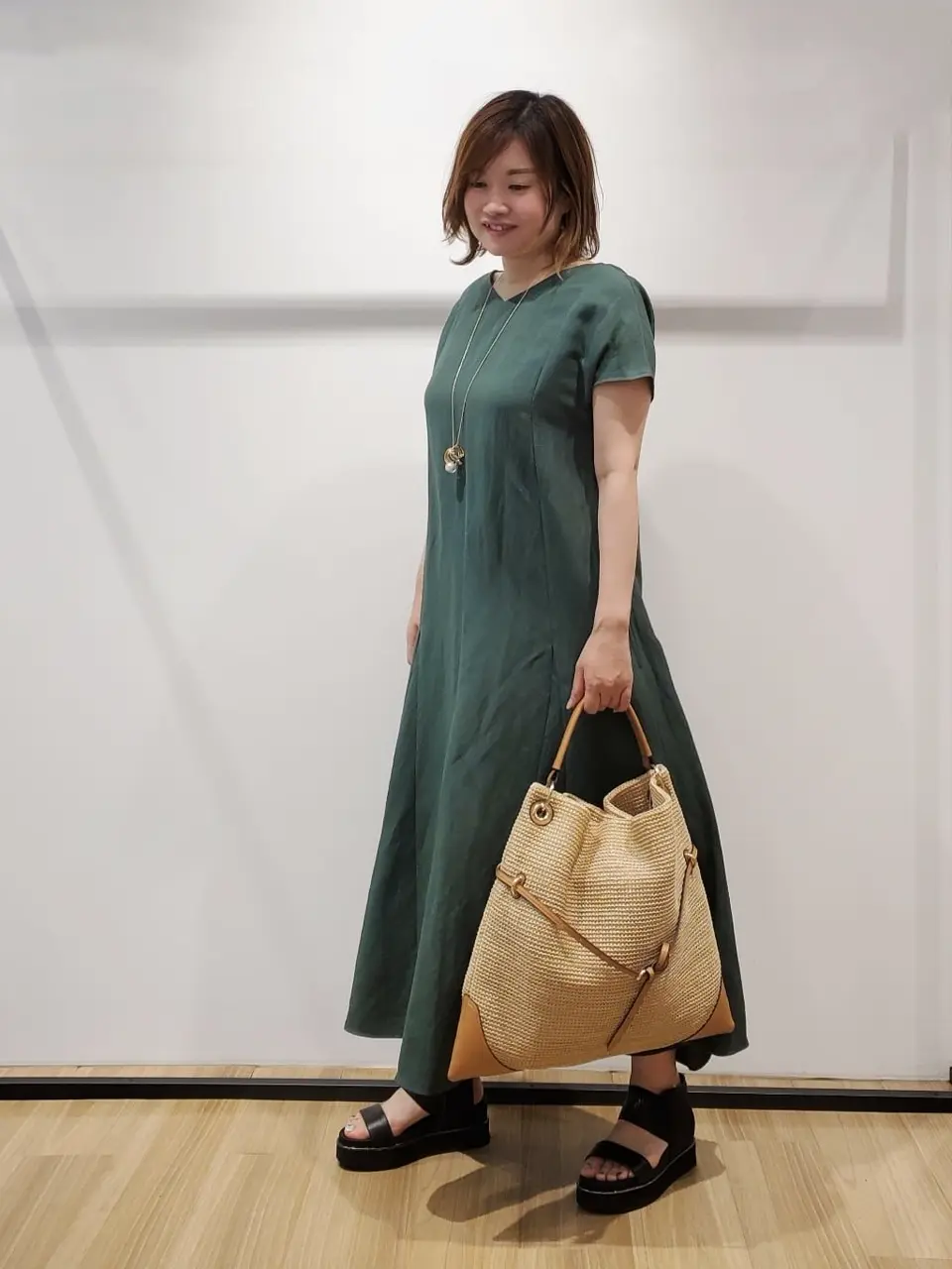 自由区 eri コーディネート画像