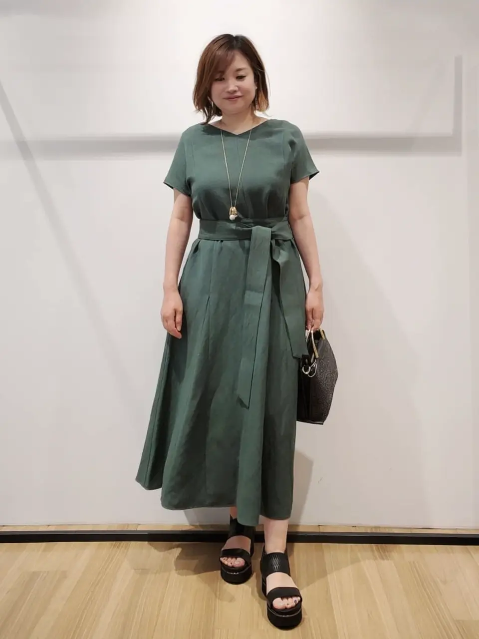 自由区 eri コーディネート画像