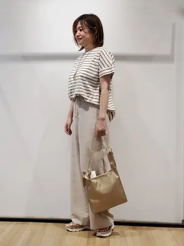 自由区 eri コーディネート画像