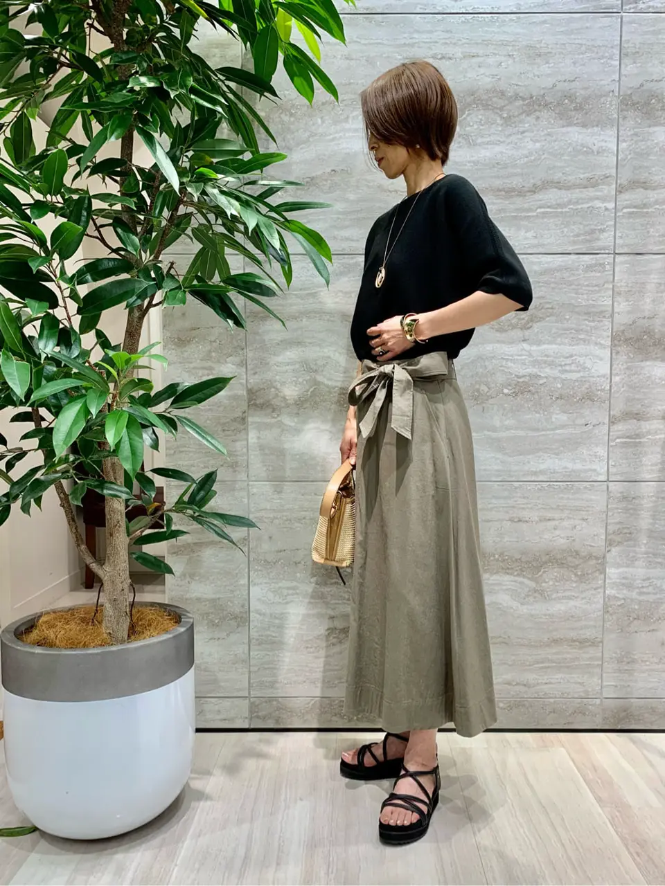 自由区 Ishii コーディネート画像