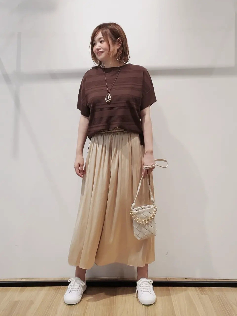 自由区 eri コーディネート画像