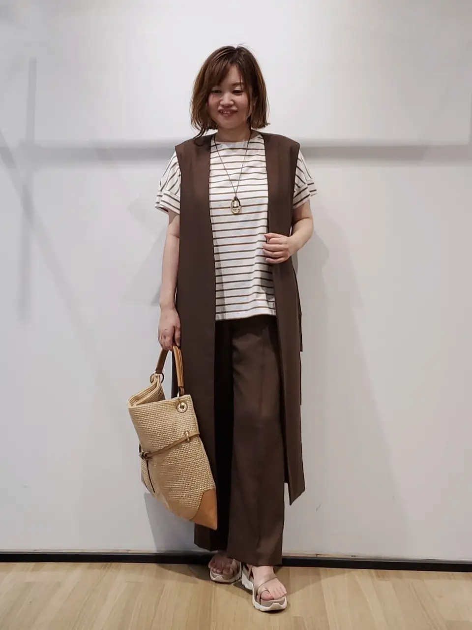 自由区 eri コーディネート画像