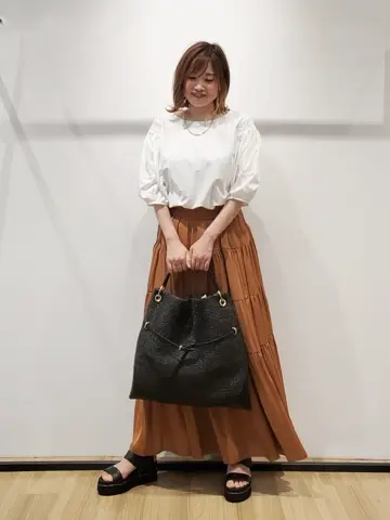 自由区 eri コーディネート画像