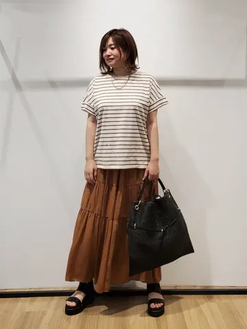 自由区 eri コーディネート画像