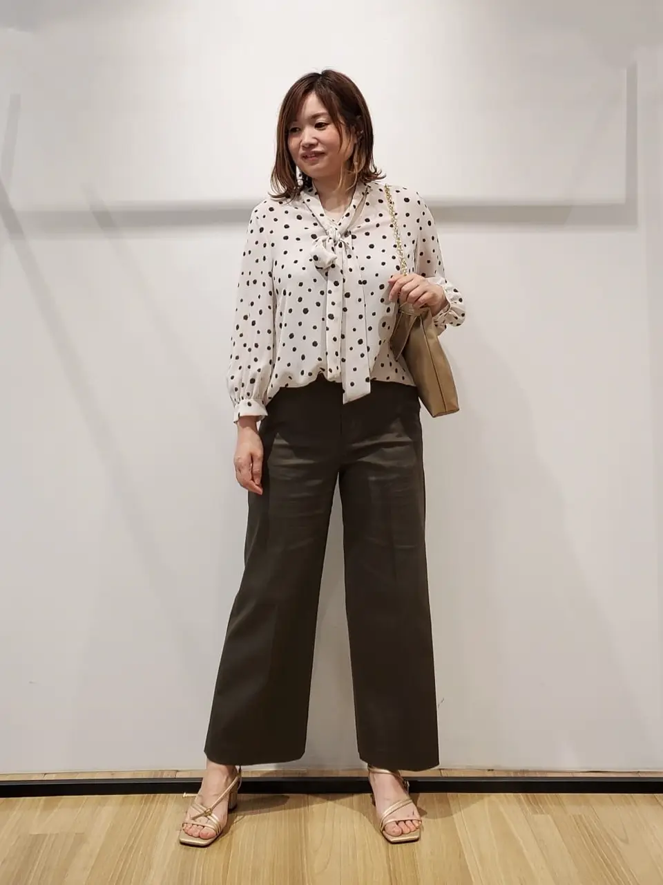 自由区 eri コーディネート画像