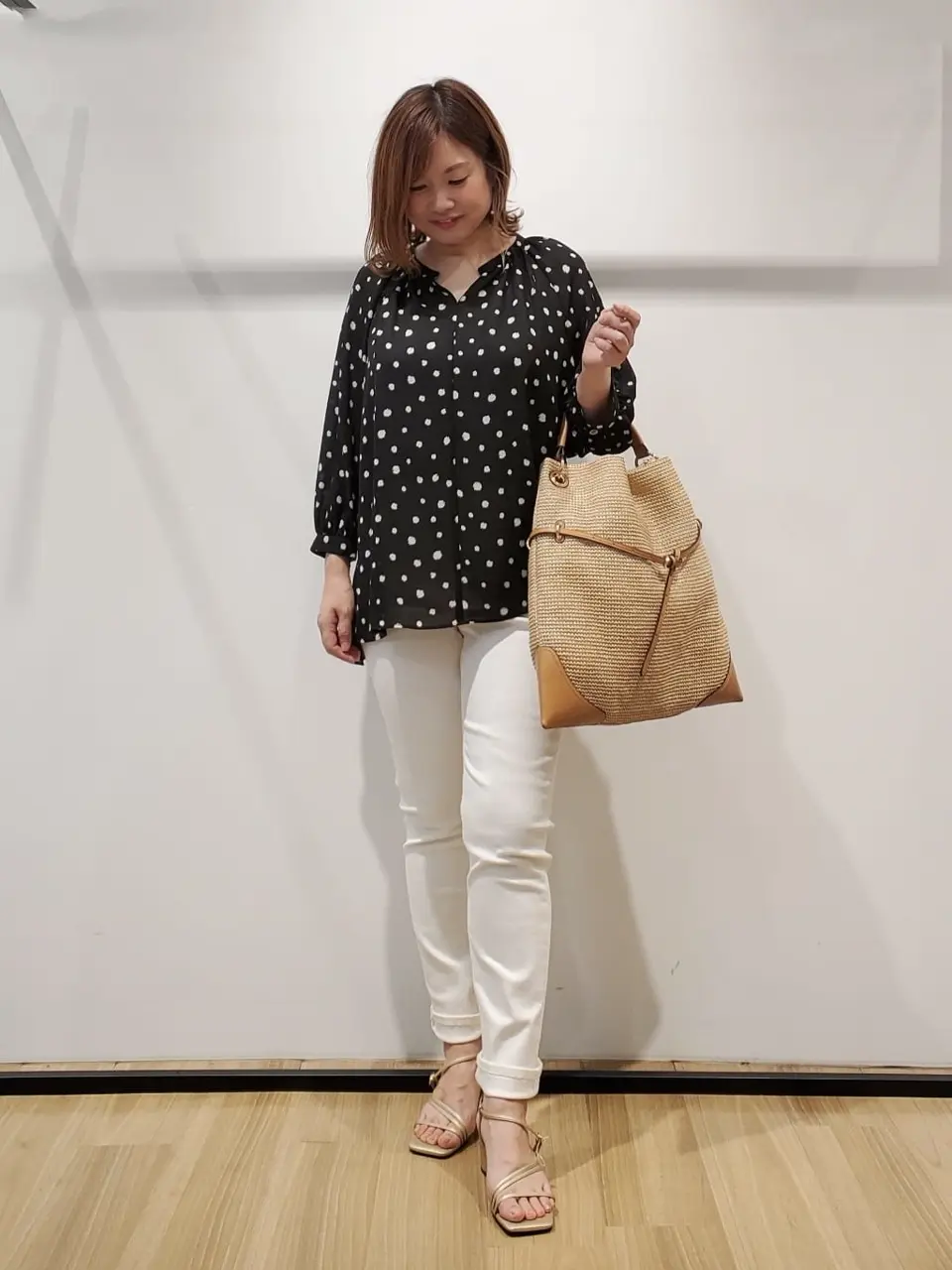 自由区 eri コーディネート画像