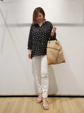 自由区 eri コーディネート画像