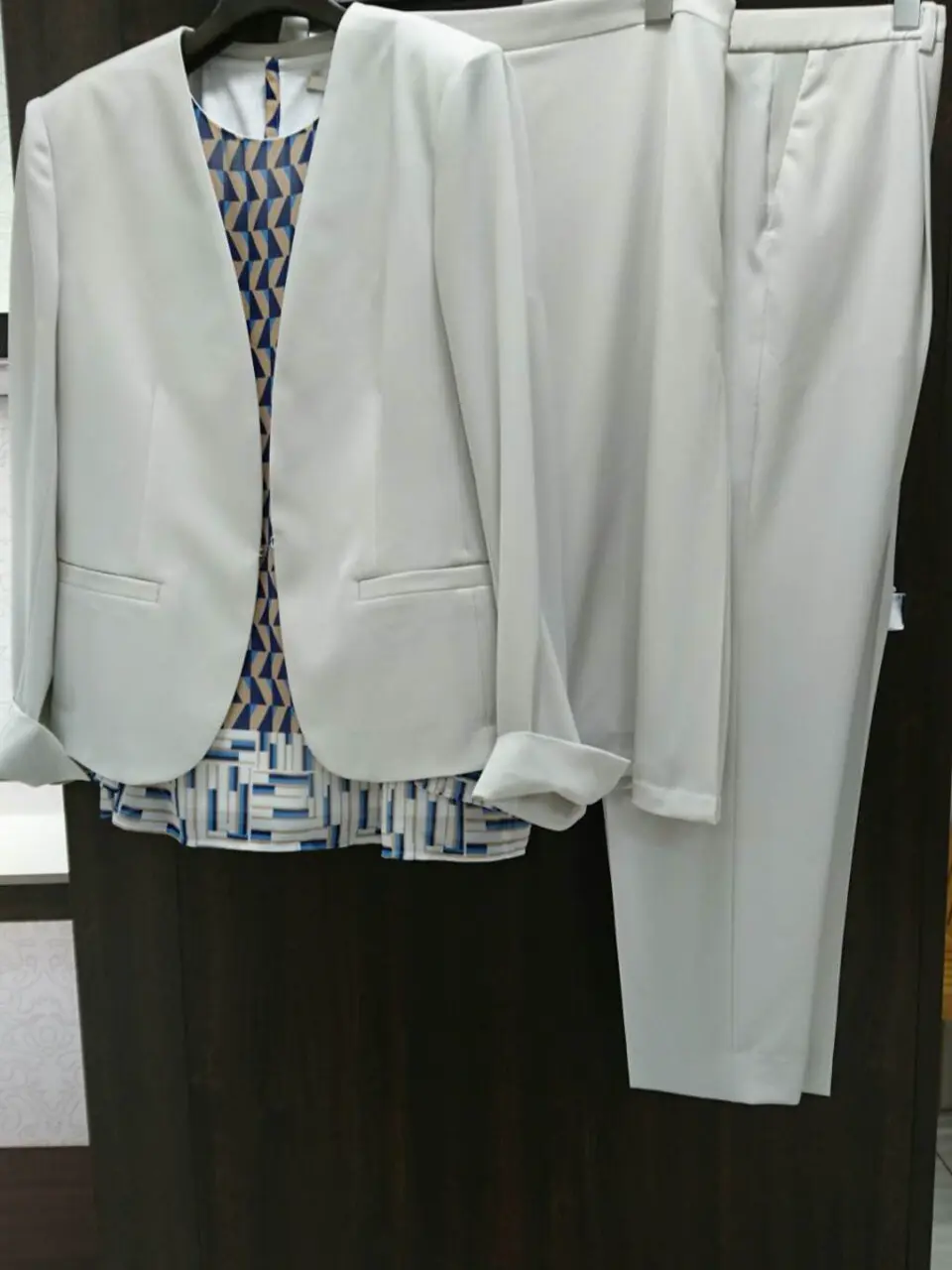 自由区 新保 コーディネート画像