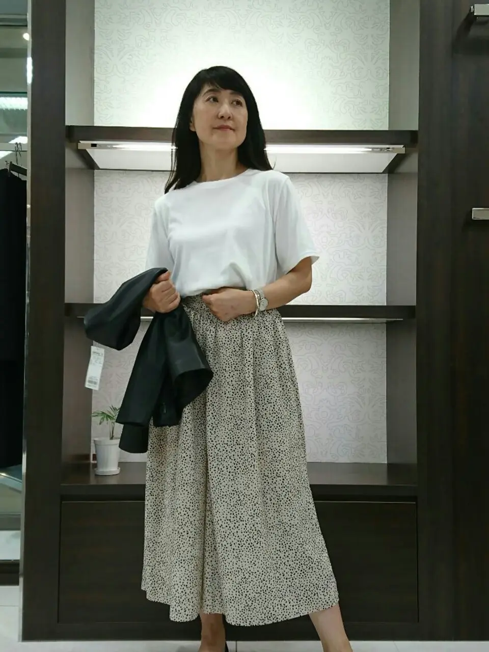  新保 コーディネート画像