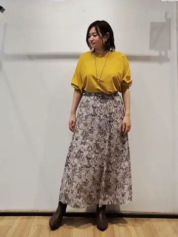 自由区 eri コーディネート画像