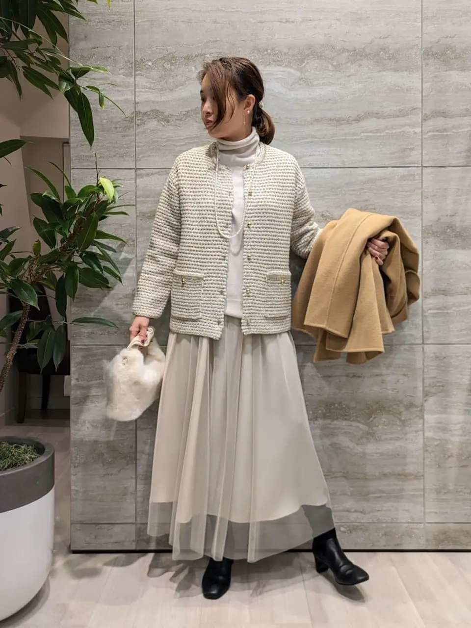 極美品　2024 自由区　リバーシブル　セットアップワンピース　白　40 L 20241014200_25f98ac9b8d2f9dd62