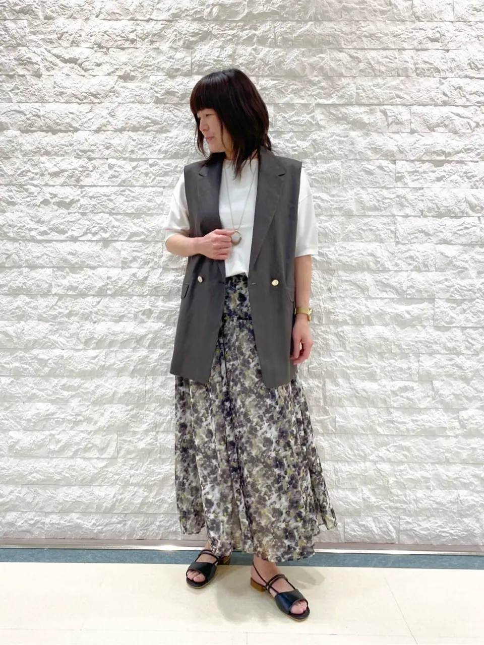 自由区 林 コーディネート画像