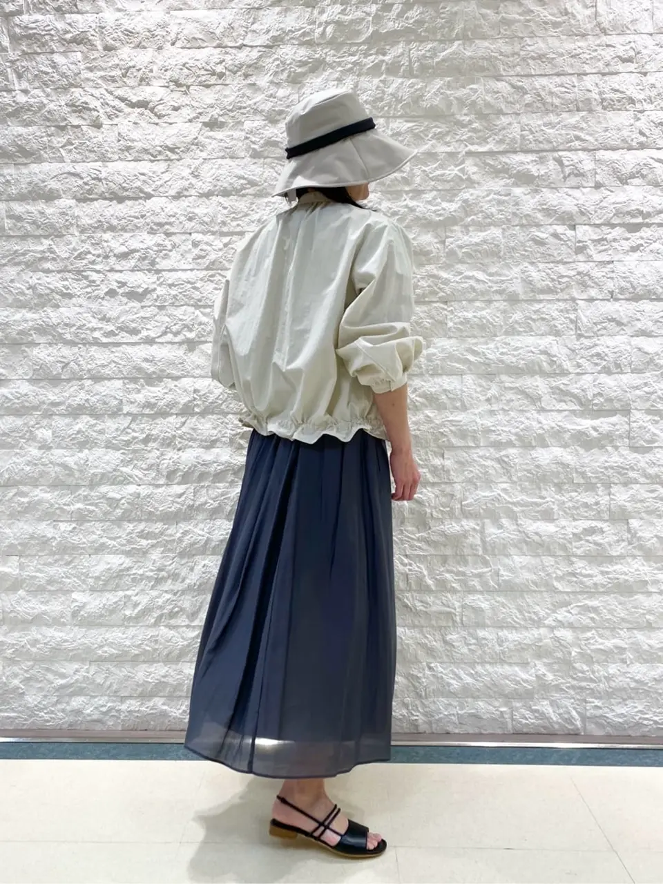 自由区 林 コーディネート画像