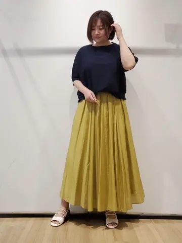 自由区 eri コーディネート画像