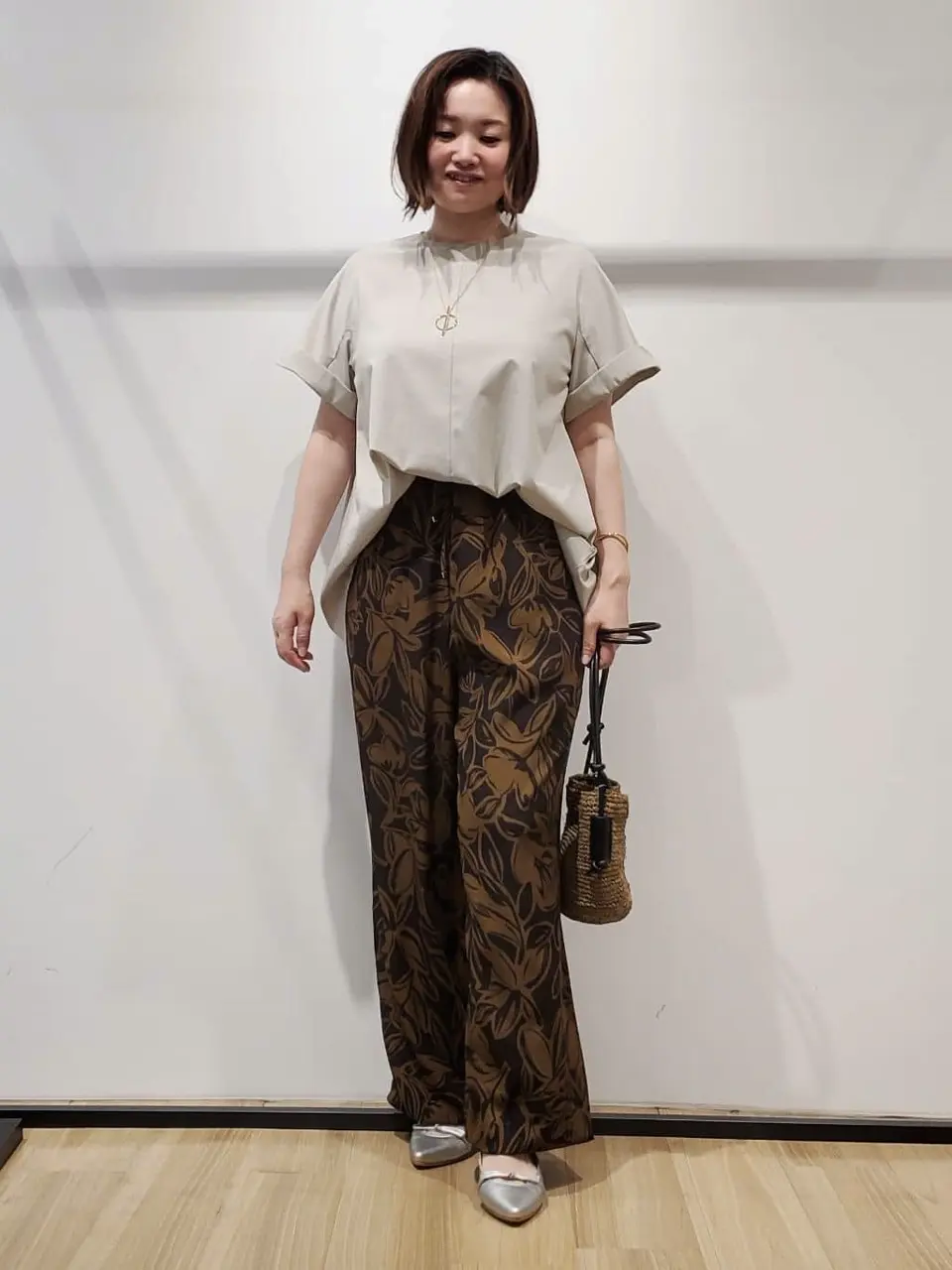 自由区 eri コーディネート画像