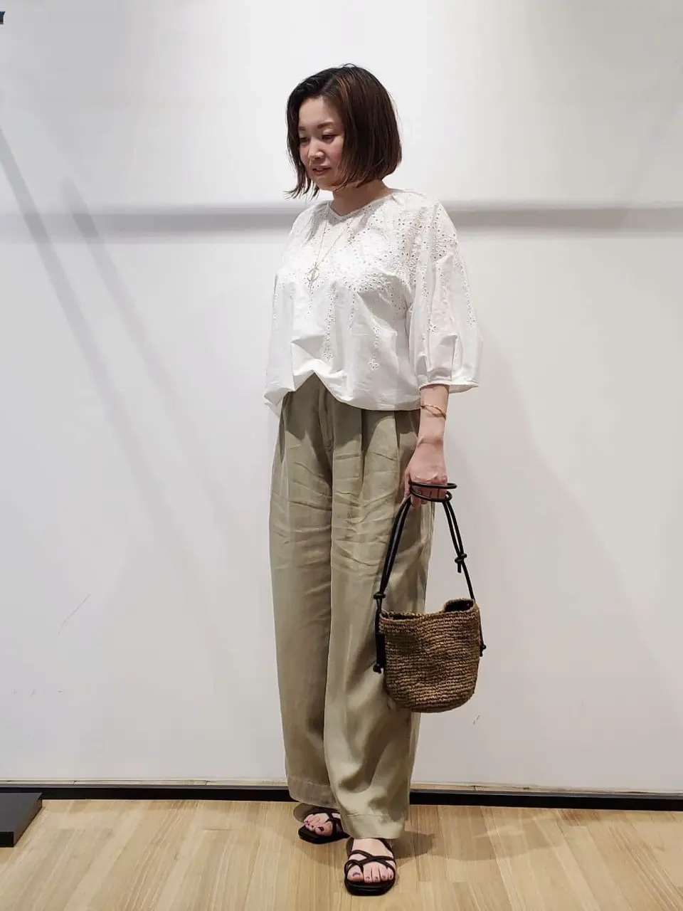 自由区 eri コーディネート画像