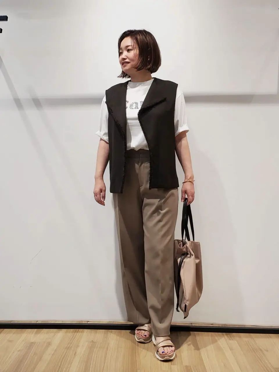 自由区 eri コーディネート画像