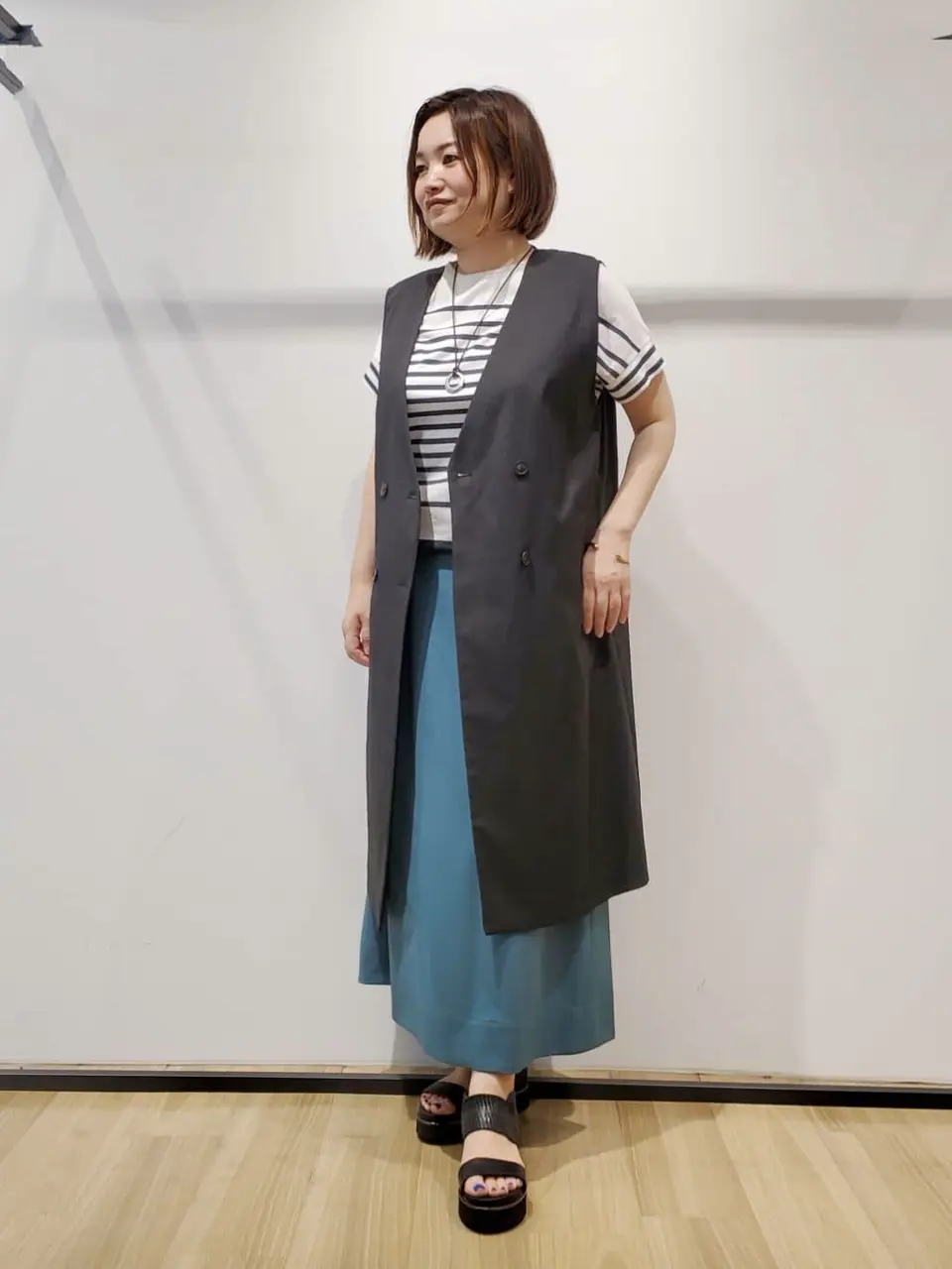 自由区 eri コーディネート画像